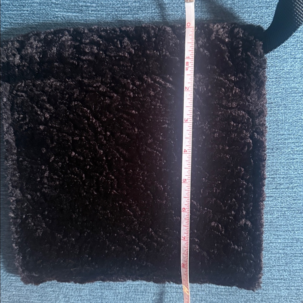 Mondani Women's Black waist Fur Bag. - Picture 10 of 10